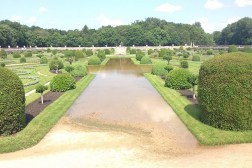 フランス洪水　水に浸かったシュノンソー城庭園